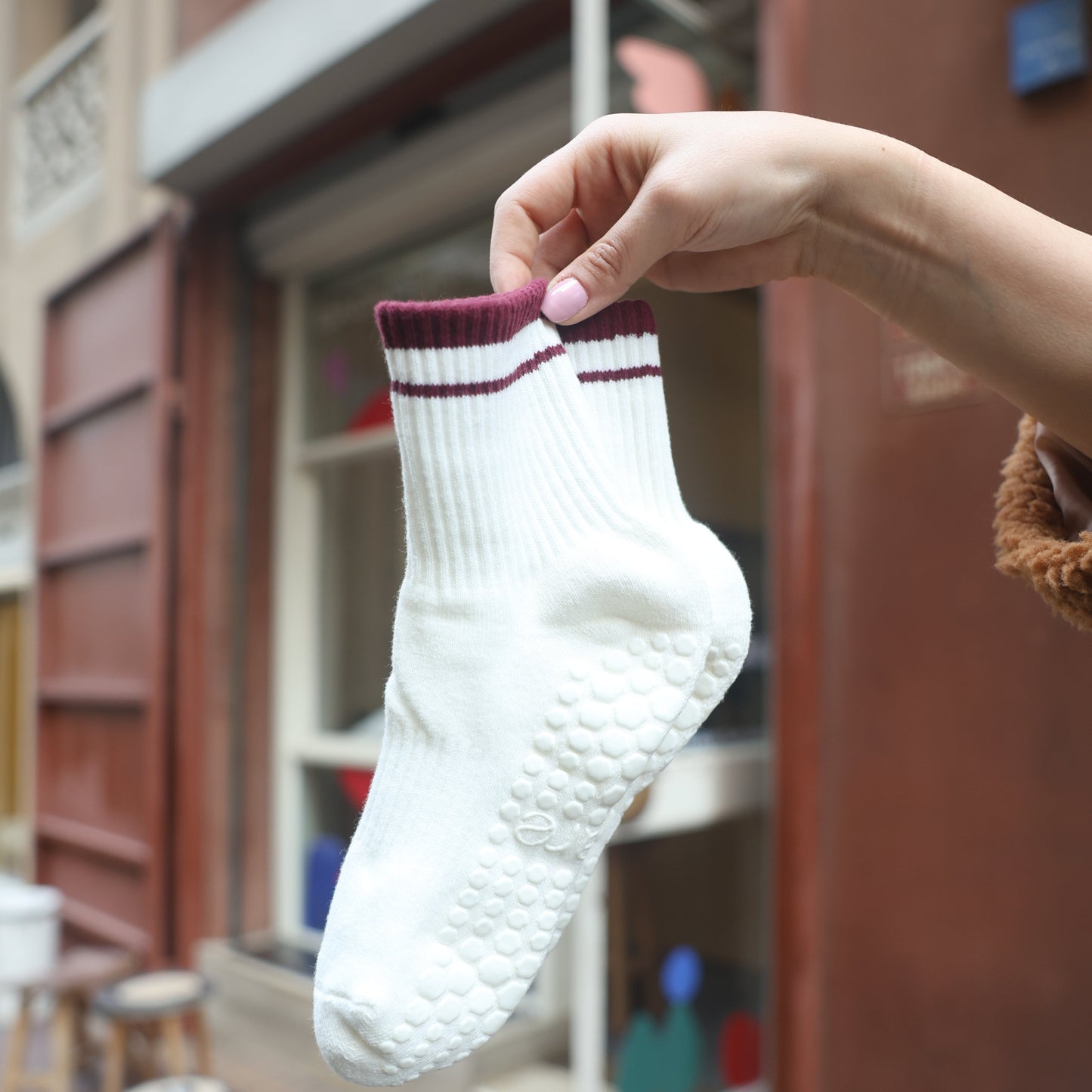 CHERRY CREAM CREW SOCKS